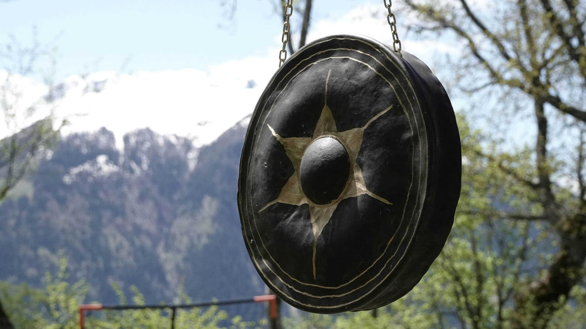 Gong bath: Relaxation and vibration